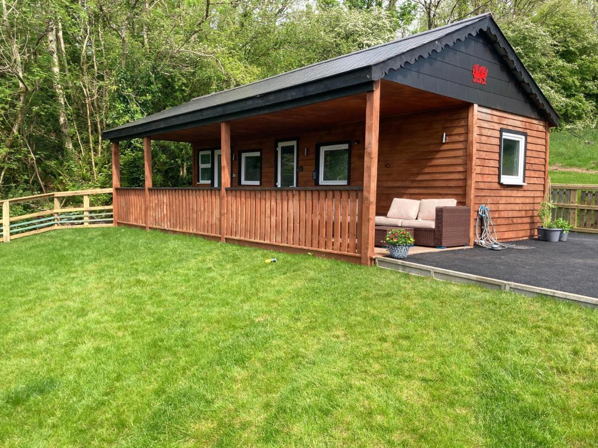 Kabin In The Woods Llandybie Exterior photo