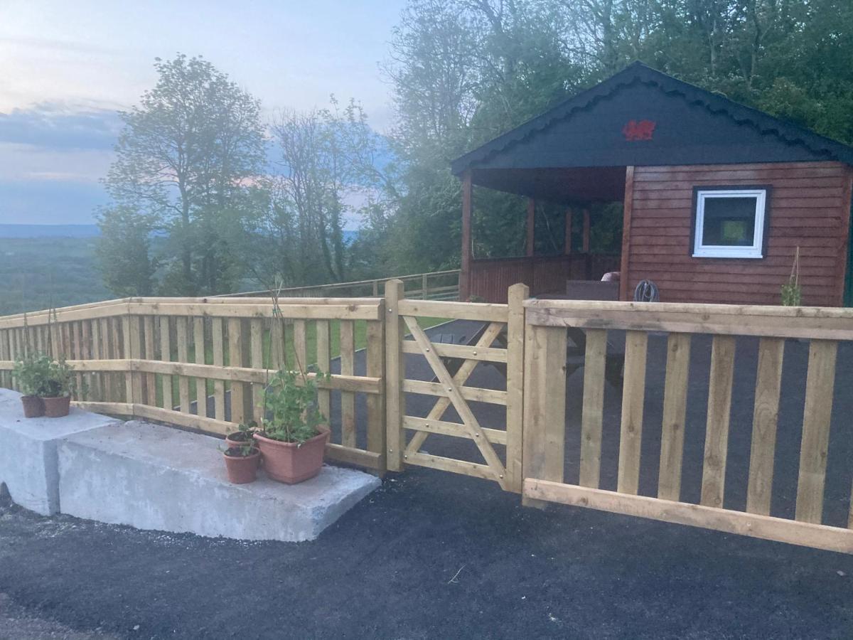 Kabin In The Woods Llandybie Exterior photo