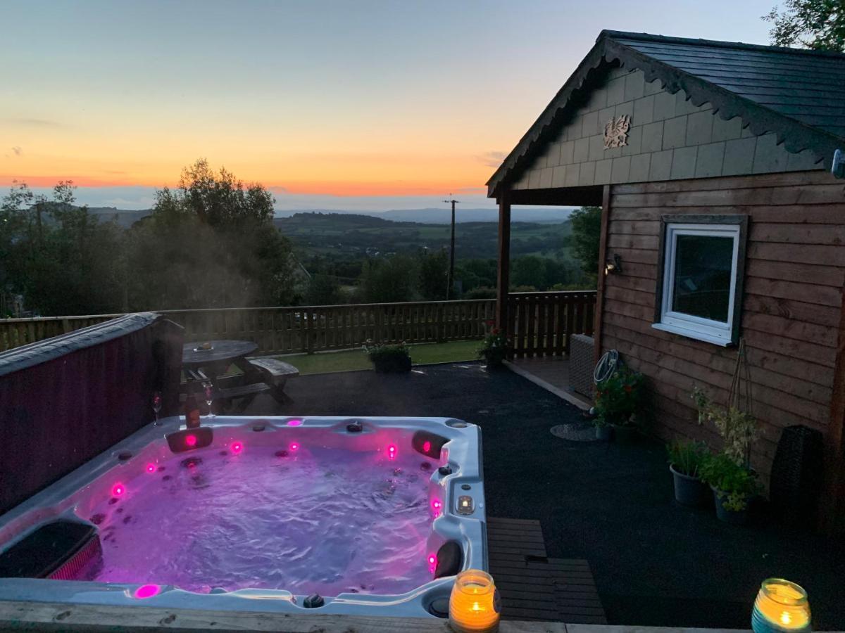 Kabin In The Woods Llandybie Exterior photo