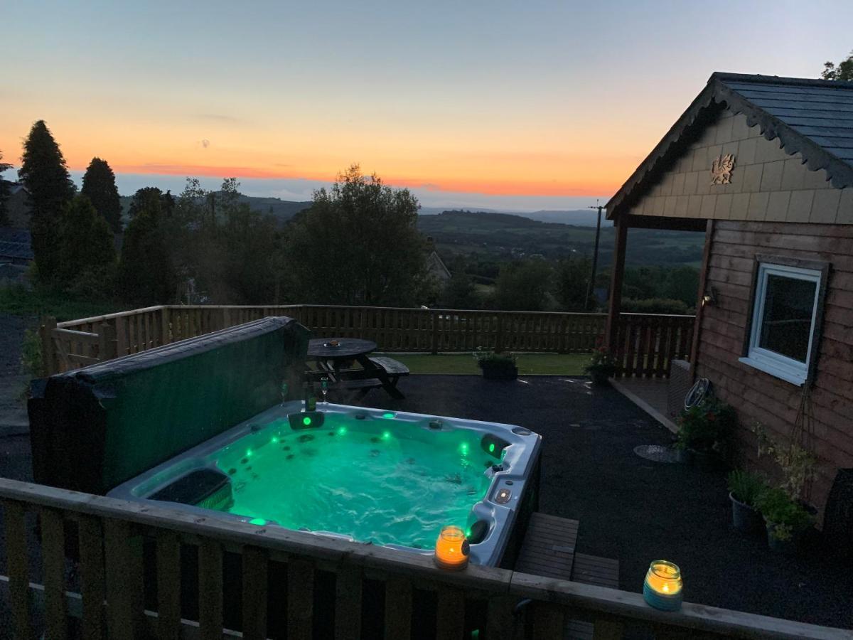Kabin In The Woods Llandybie Exterior photo
