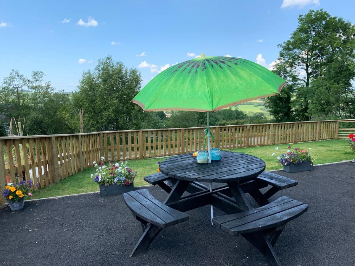 Kabin In The Woods Llandybie Exterior photo
