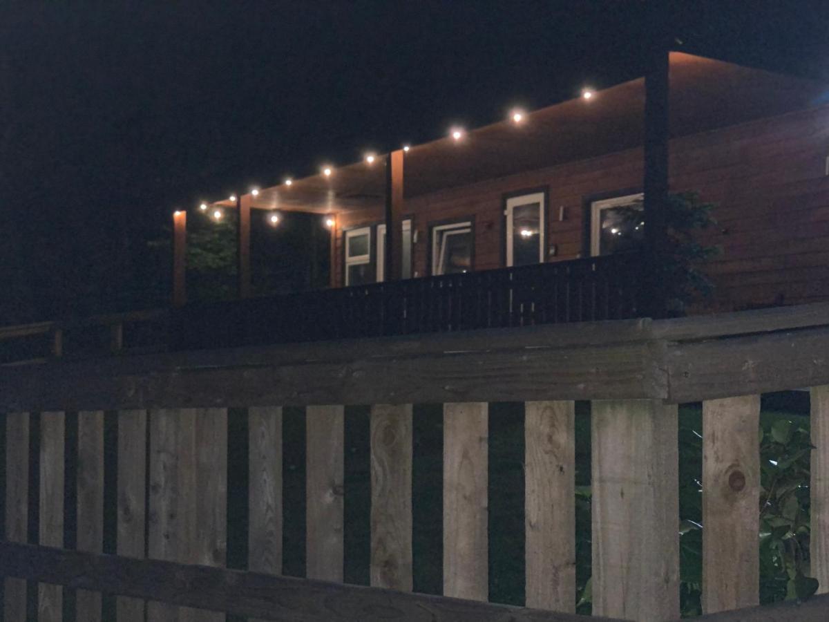 Kabin In The Woods Llandybie Exterior photo