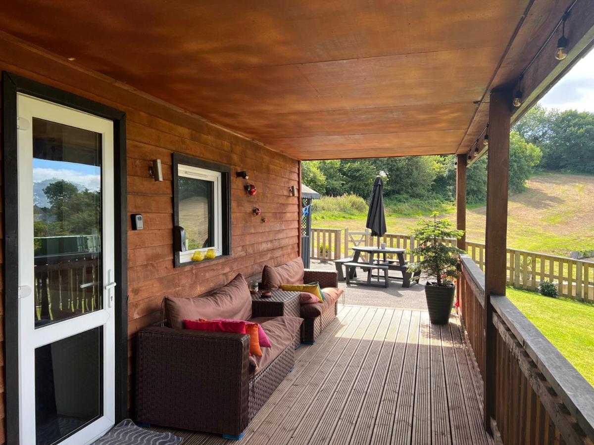 Kabin In The Woods Llandybie Exterior photo