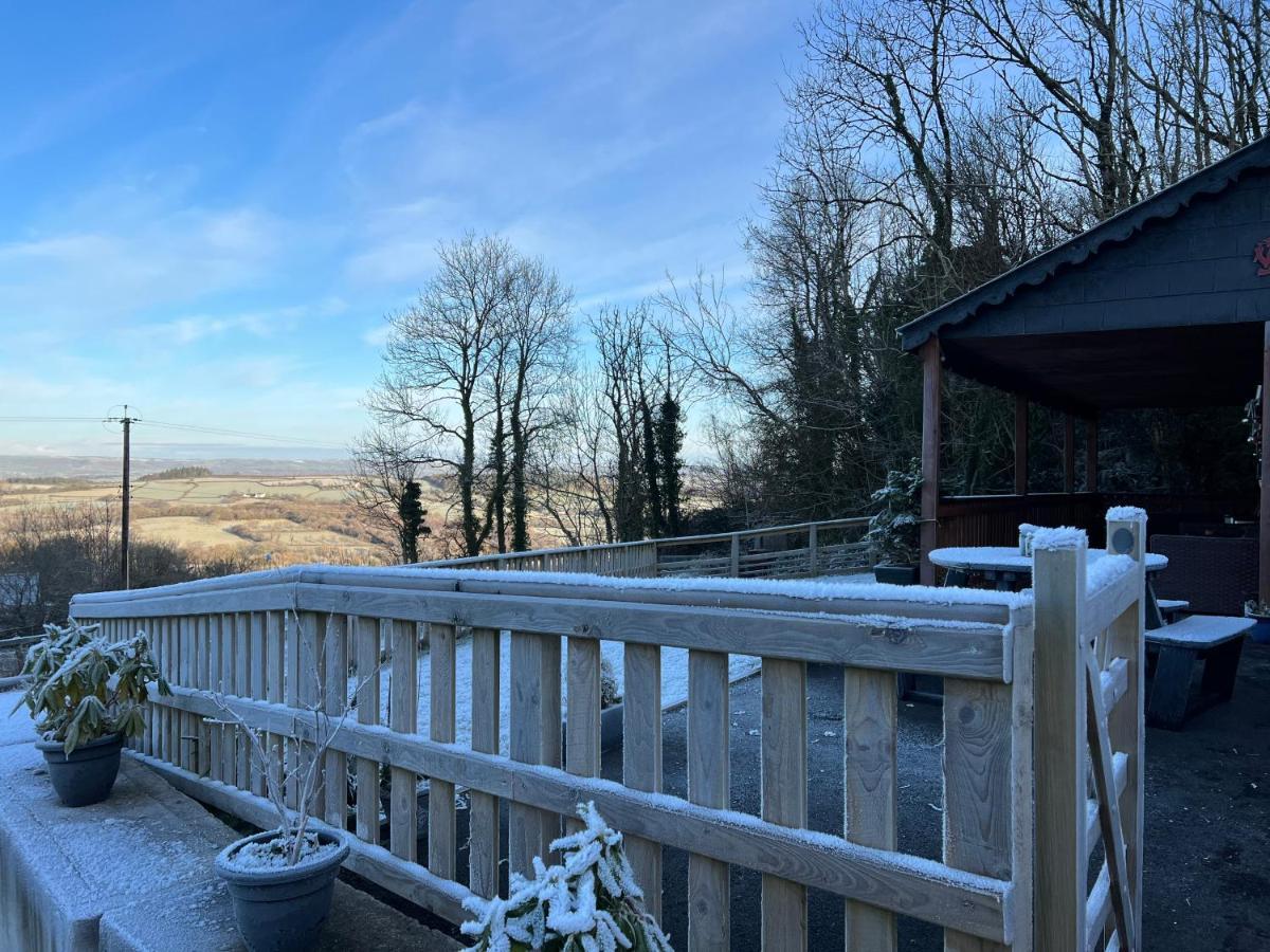 Kabin In The Woods Llandybie Exterior photo