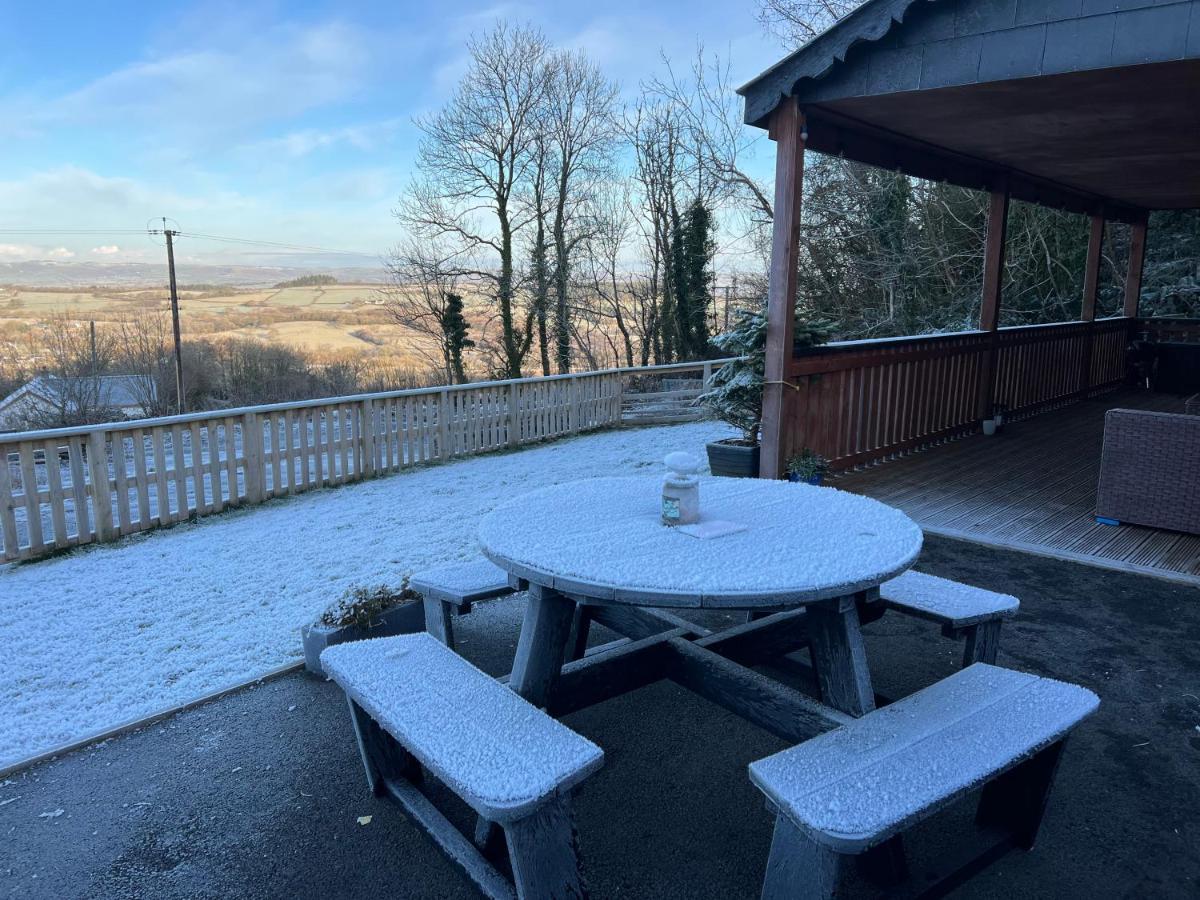 Kabin In The Woods Llandybie Exterior photo