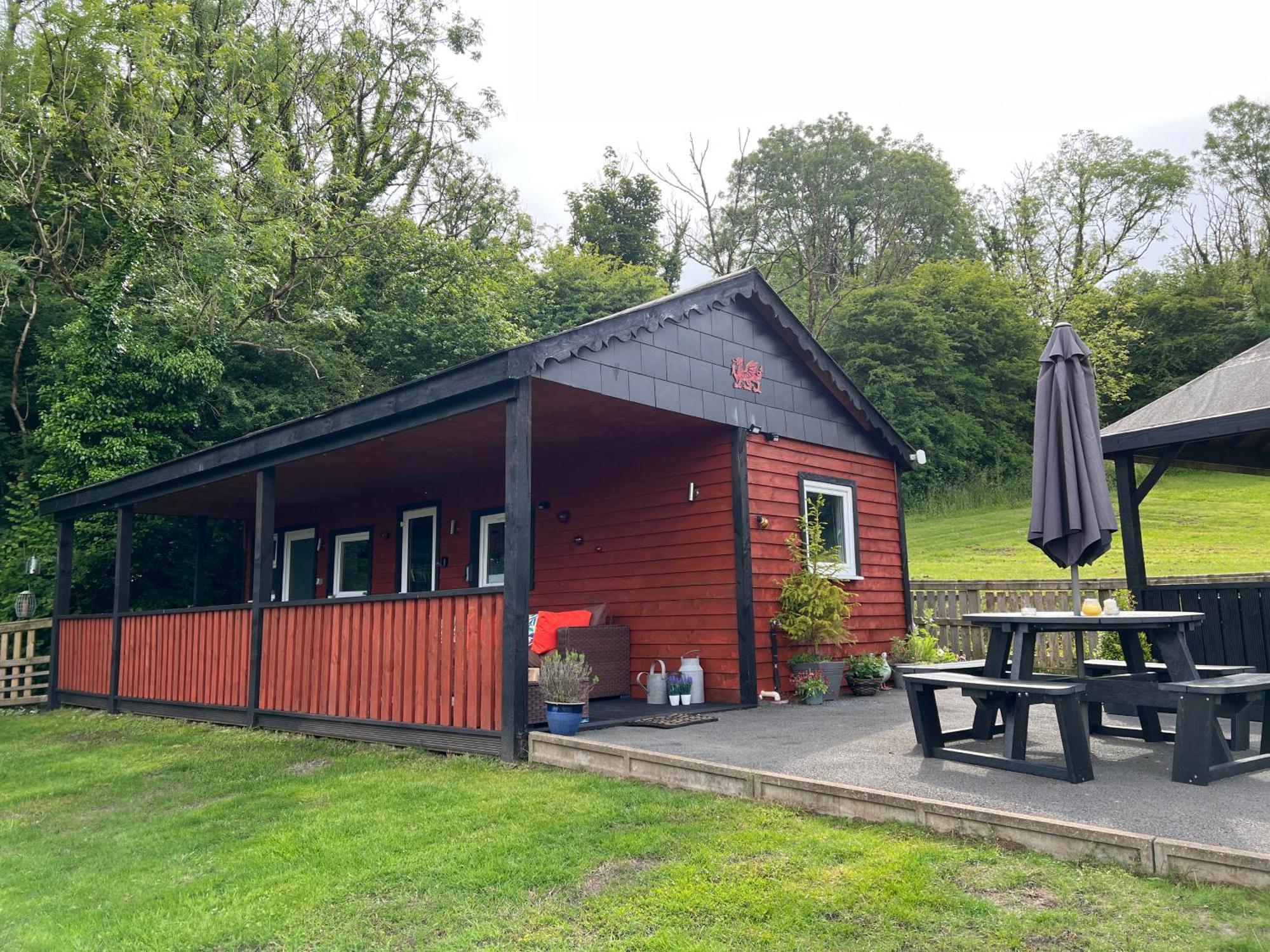 Kabin In The Woods Llandybie Exterior photo